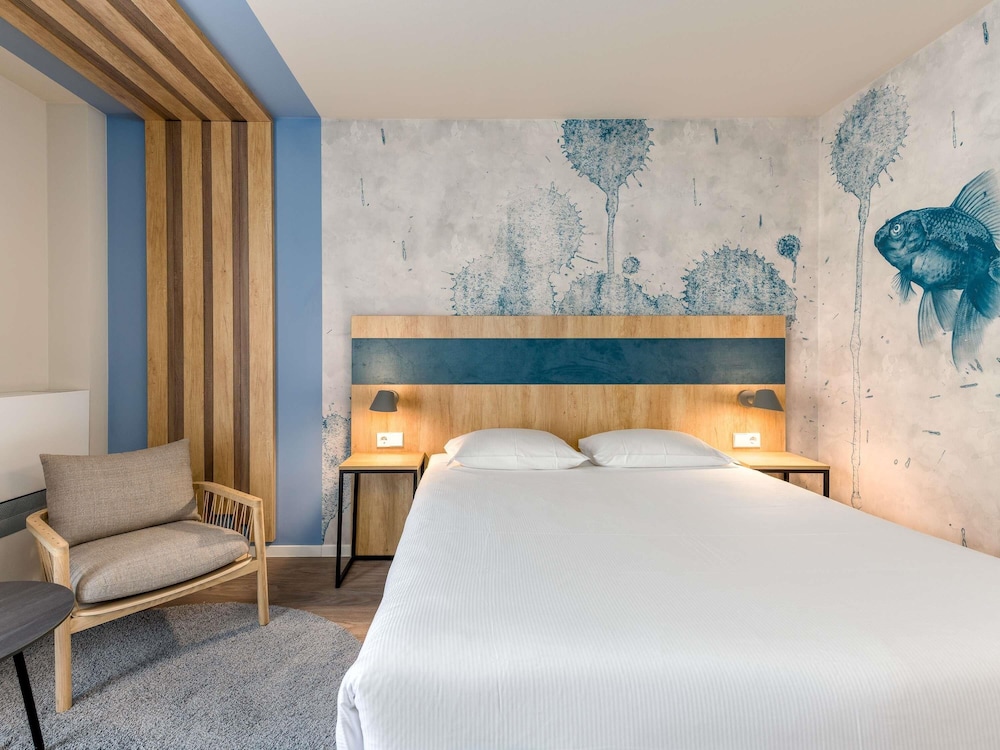 Superior, Double Bed, ibis Styles Regensburg 8/10