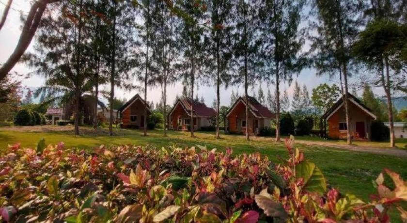 Tanaosri & Creekside Resort 56/68