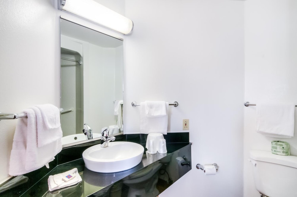 Motel6 Joliet, IL - Chicago - I-55 53/57