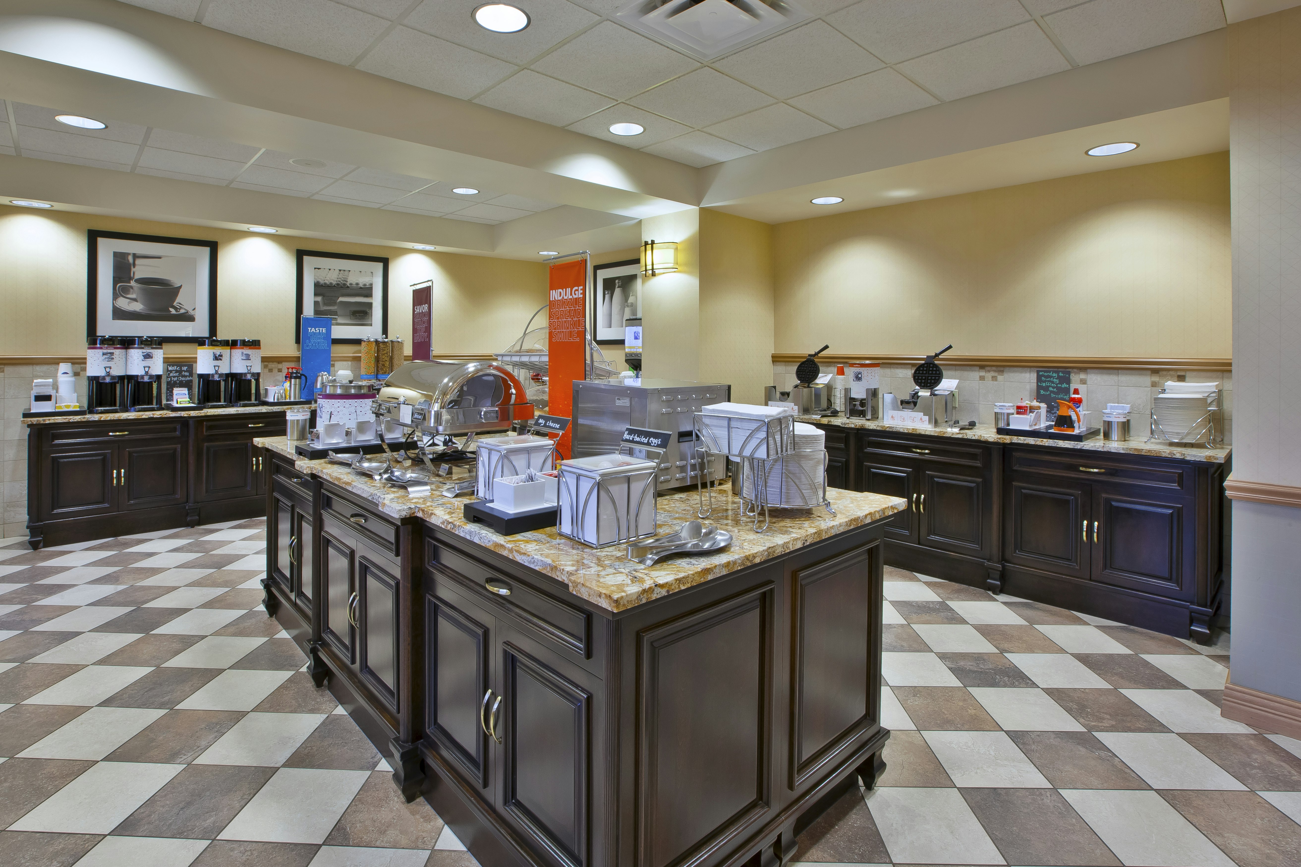 Hampton Inn Suites Plattsburgh 9/47
