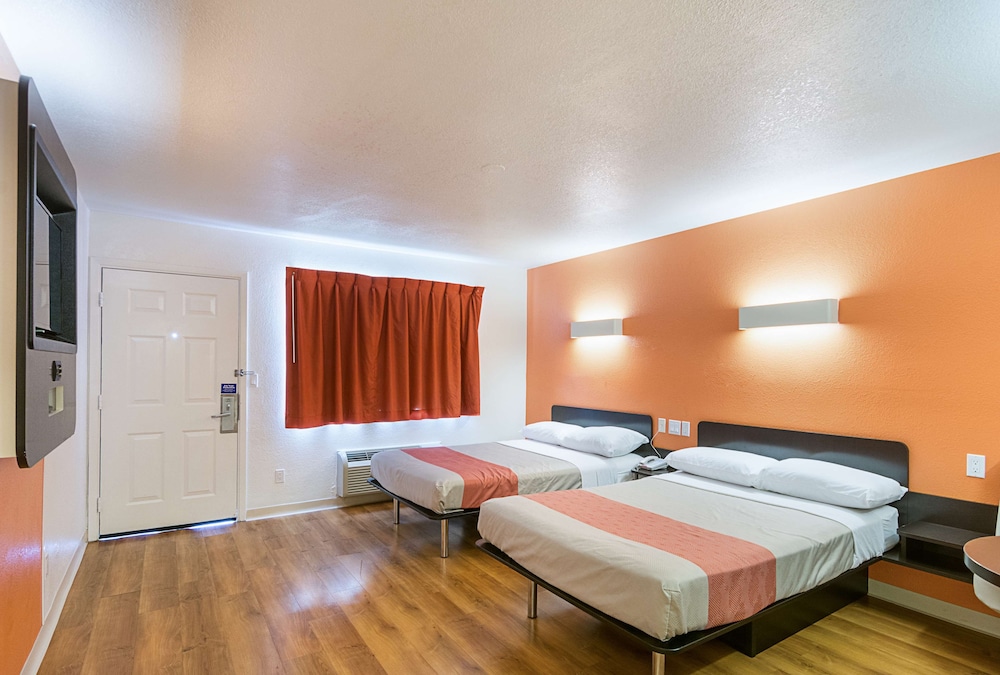 Motel6 Villa Park, IL - Chicago West 30/65