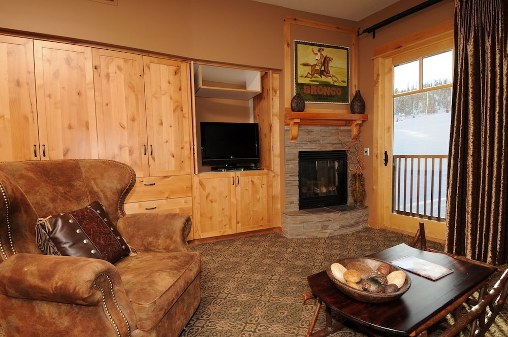 The Village Center At Big Sky Resort 41/70