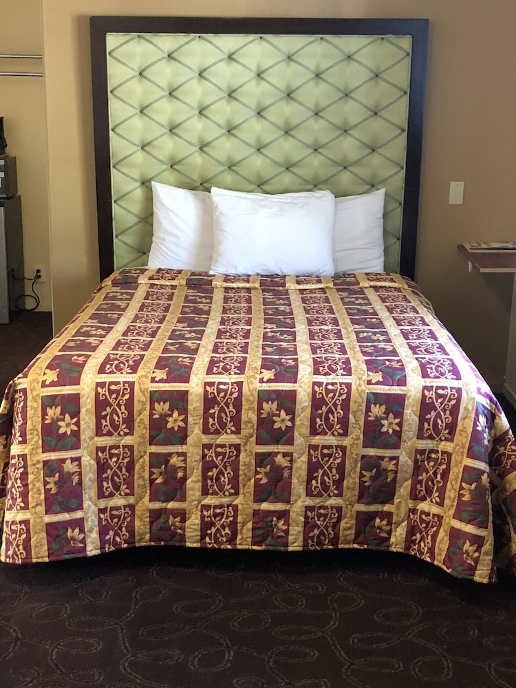 Lamplighter Motel 26/50