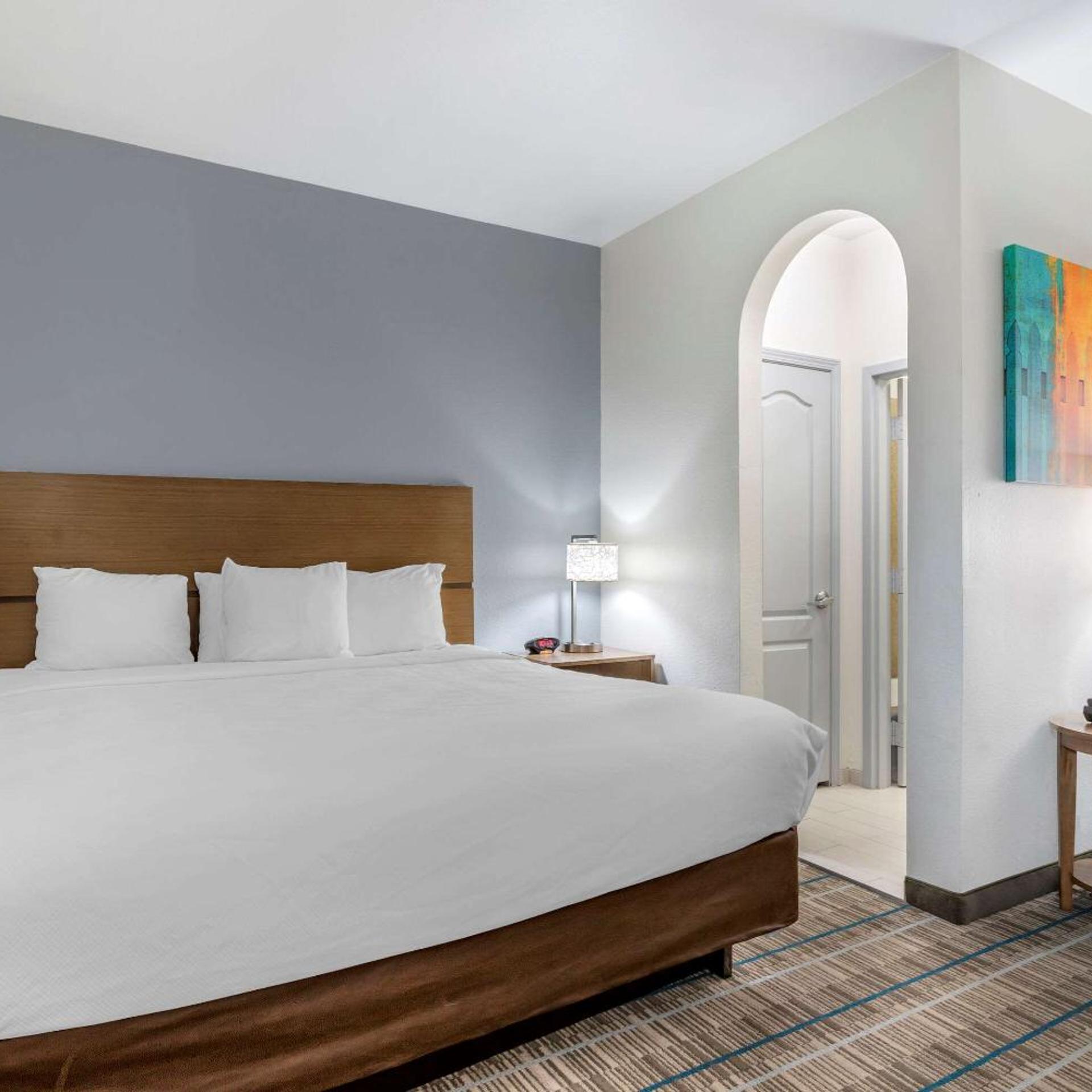 Room, King Bed, Kitchenette