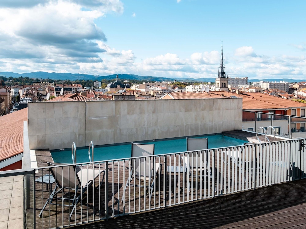Hotel Mercure Villefranche sur Saone 64/70