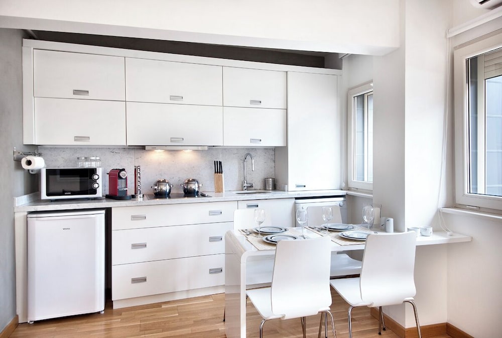 NURU ZIYA SUITES 66/82