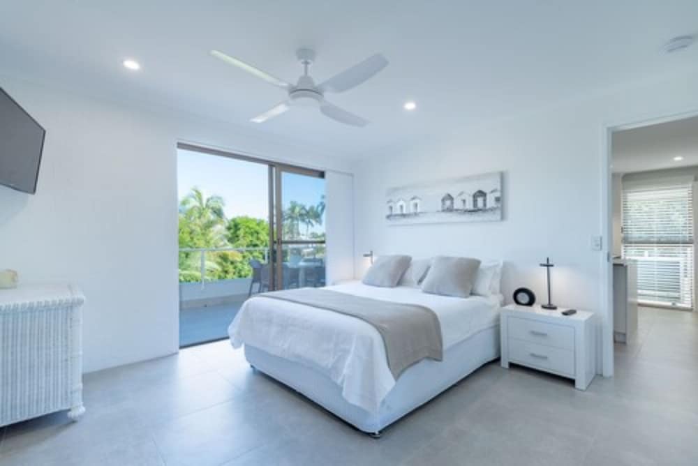 MUNNA BEACH APARTMENTS 28/66
