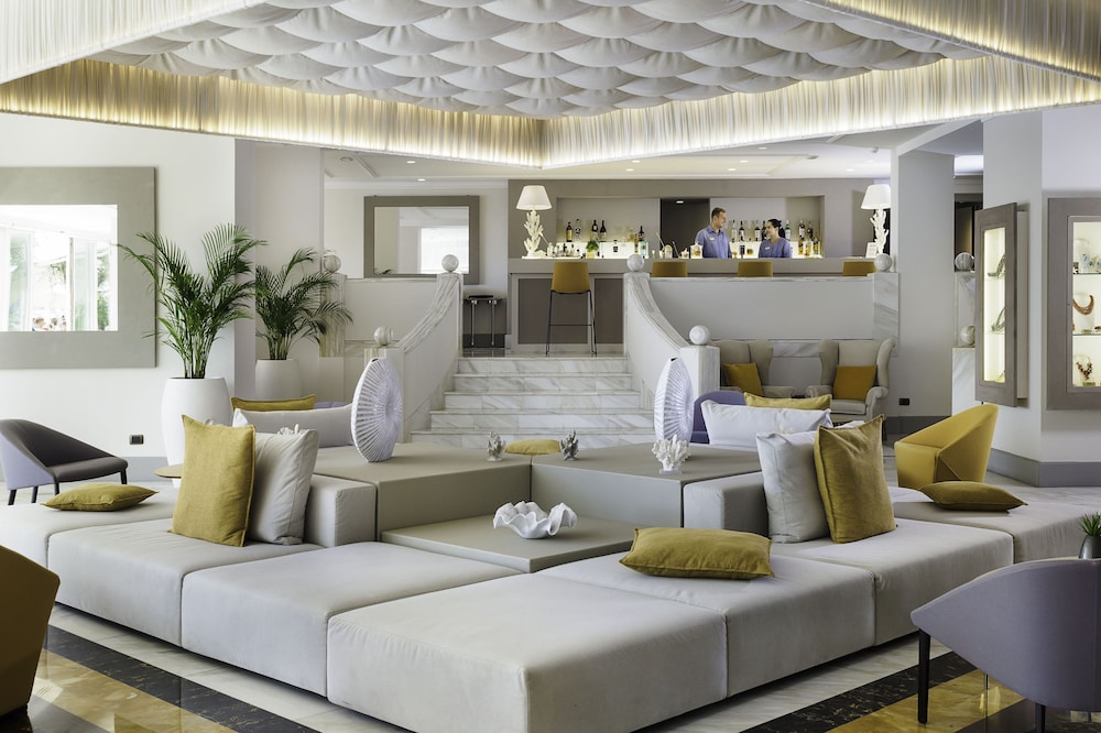 Mazzaro Sea Palace – VRetreats 40/64