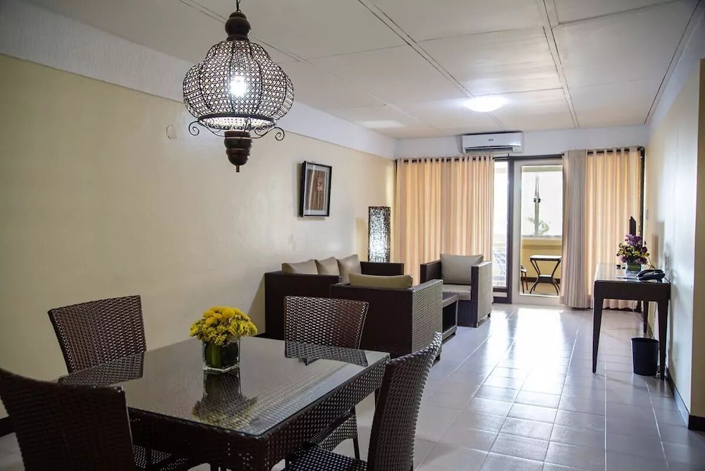 Matabungkay Beach Resort Hotel 33/65