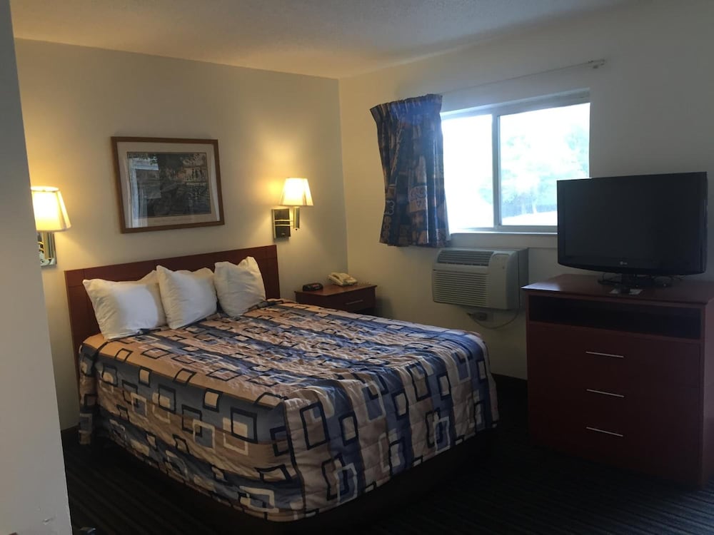 Studio 6 Extended Stay - Greensboro, NC - I-40 23/48