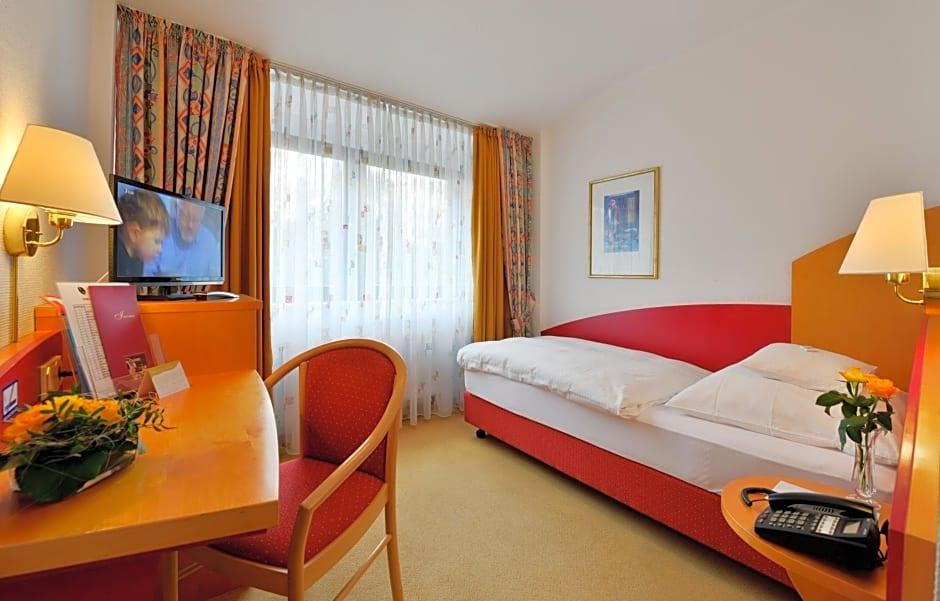 Hotel Spiegel 15/50
