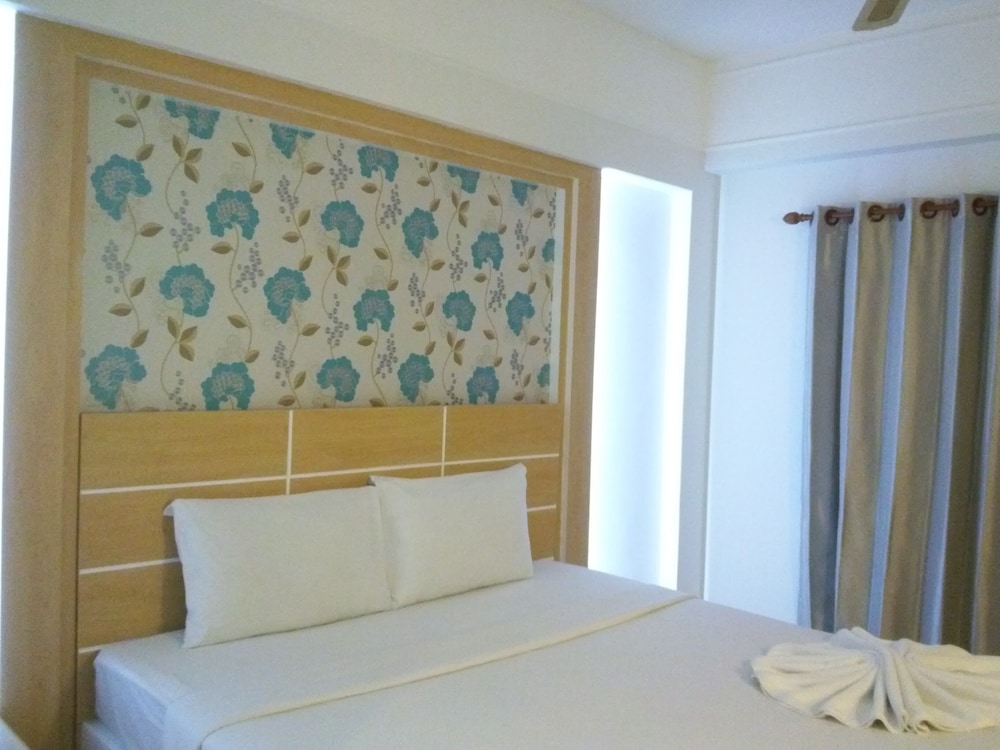 The Greenery Hotel 23/54