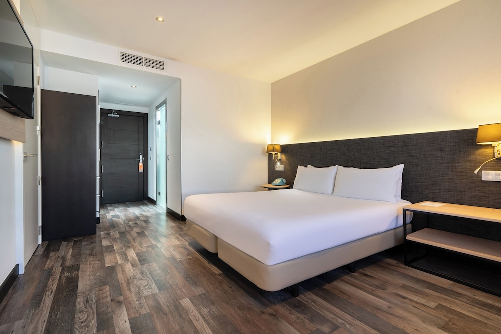 Hotel Cadiz Paseo Del Mar Affiliated By Melia 21/68