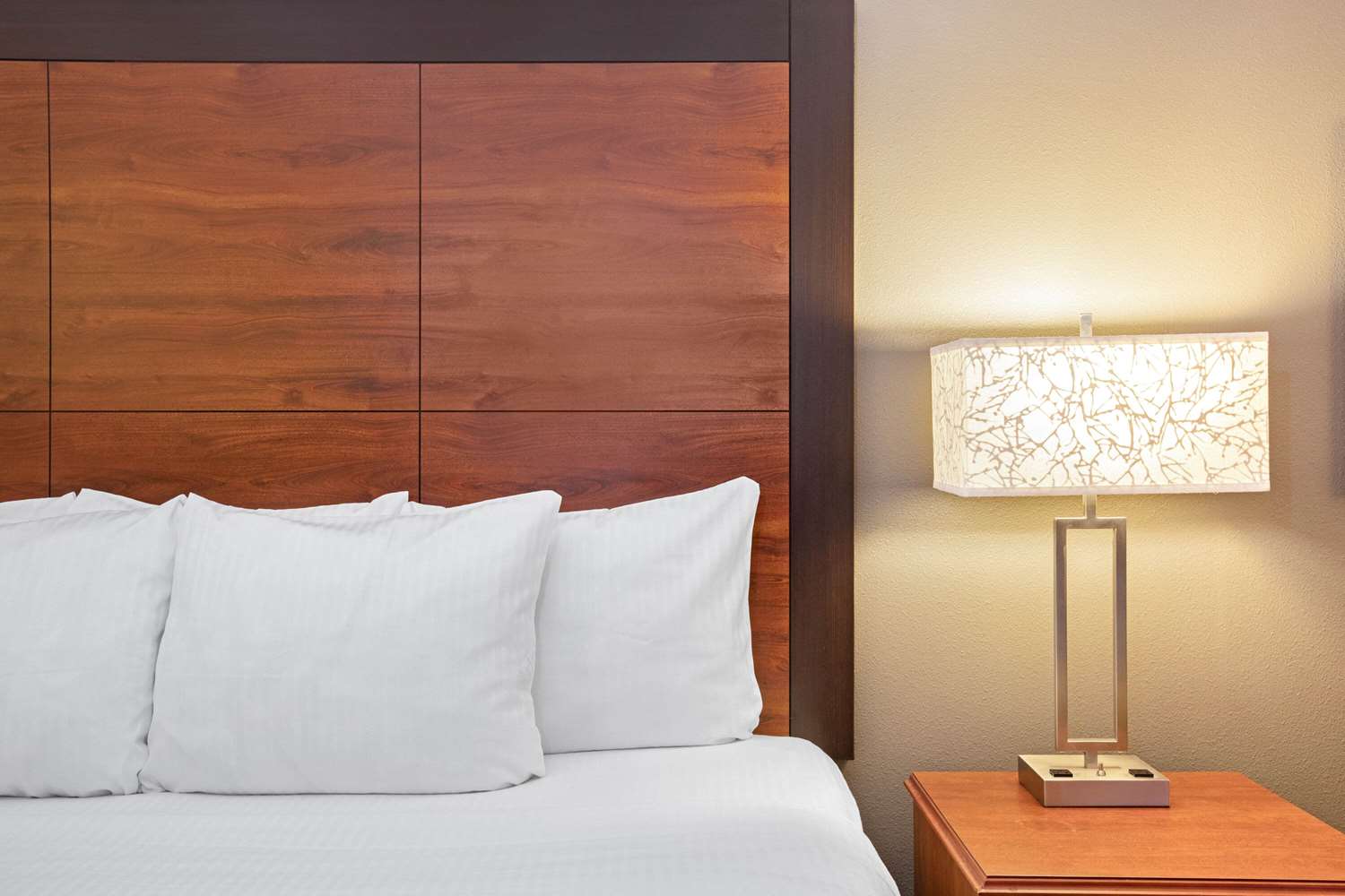 La Quinta Inn & Suites by Wyndham N Little Rock-McCain Mall 23/63
