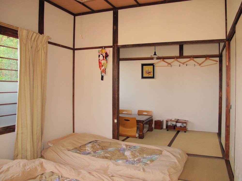 SUITE, QUEEN BED, PRIVATE ENTRANCE