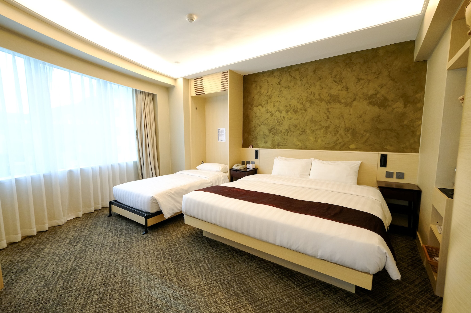 Premier, Studio, King Bed