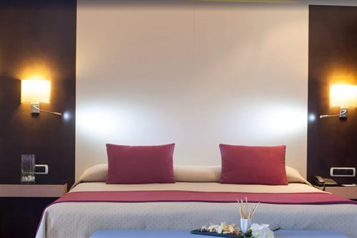Room, Triple