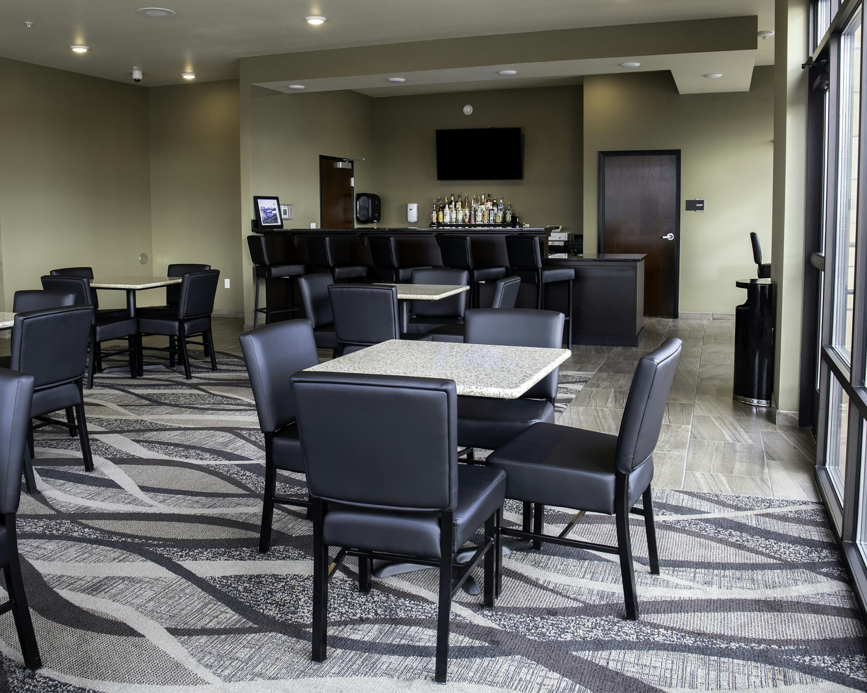 Cobblestone Hotel & Suites - Two Rivers 35/42
