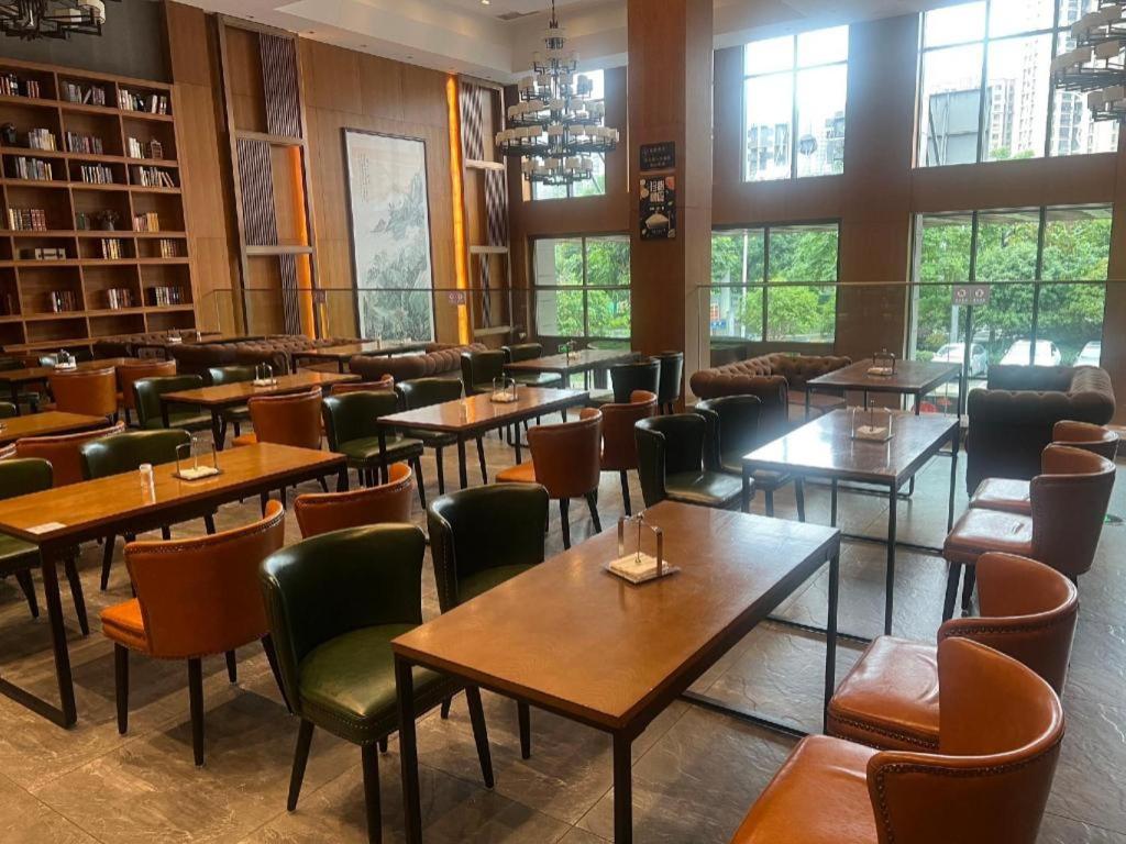 James Joyce Coffetel (Changde Liuye Lake) 38/52