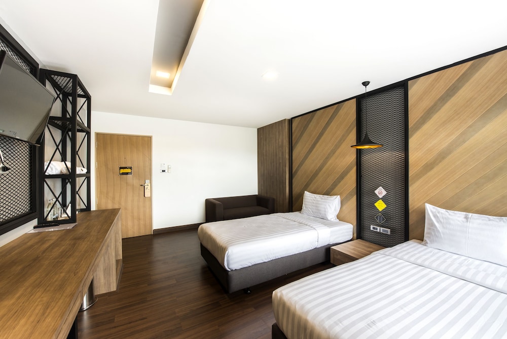The Circle Hotel 20/64