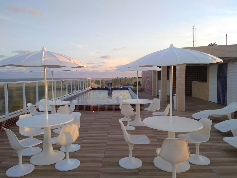 Simas Praia Hotel 62/65