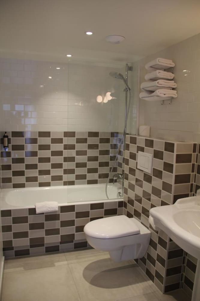 Hotel Des 3 Poussins 49/53