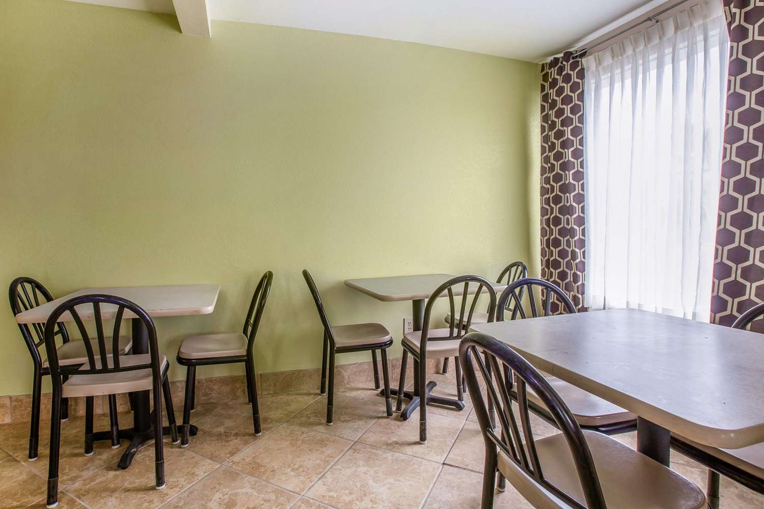 Rodeway Inn Laurens SC 17/24