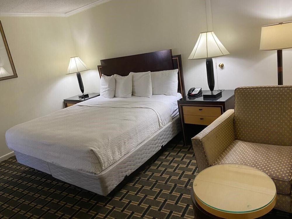 Bedford Plaza Hotel 13/50