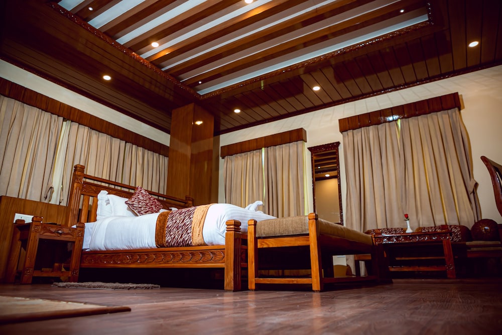 Surya Heritage Hotel 20/61