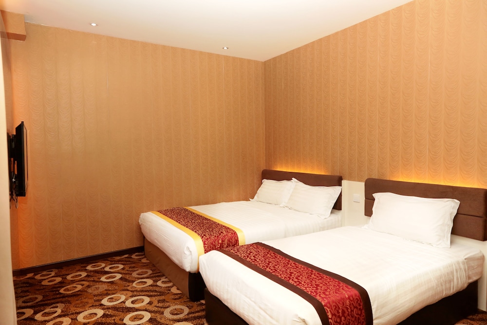 Golden Valley Hotel 6/46