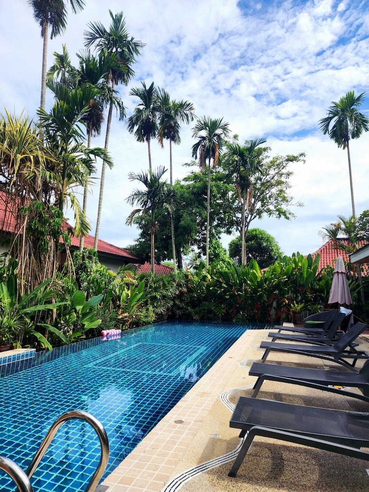 Cocoville Phuket 72/75