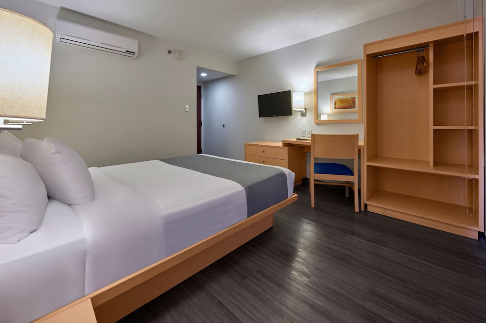 Room, Queen Bed