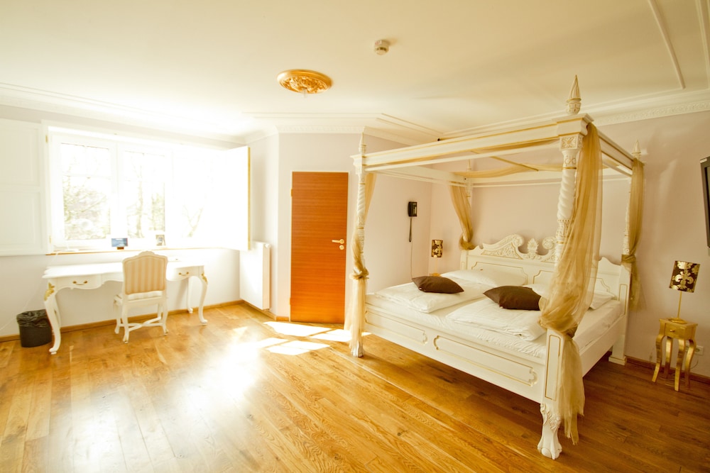 LANDHOTEL HOF BEVERLAND 53/69