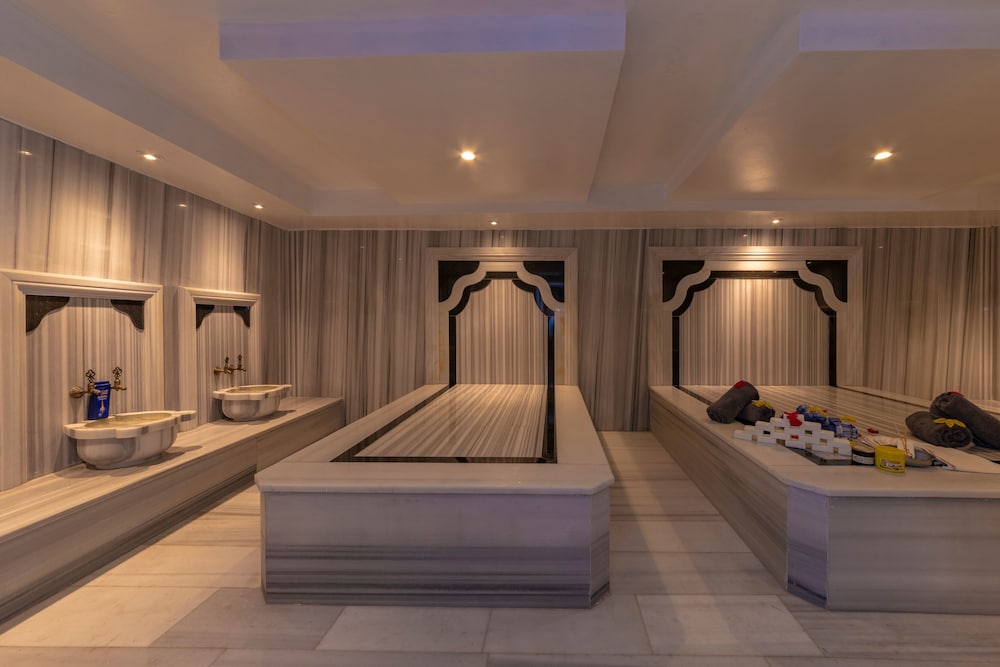 Vision Deluxe Hotel 26/37