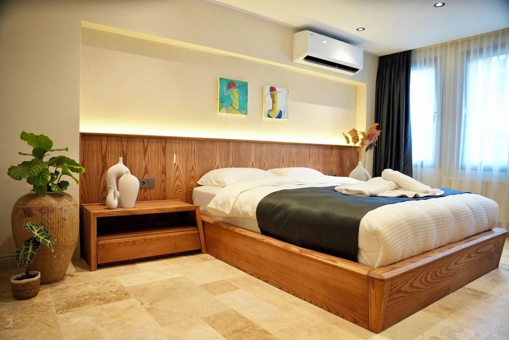 Khalkedon Suite 12/50
