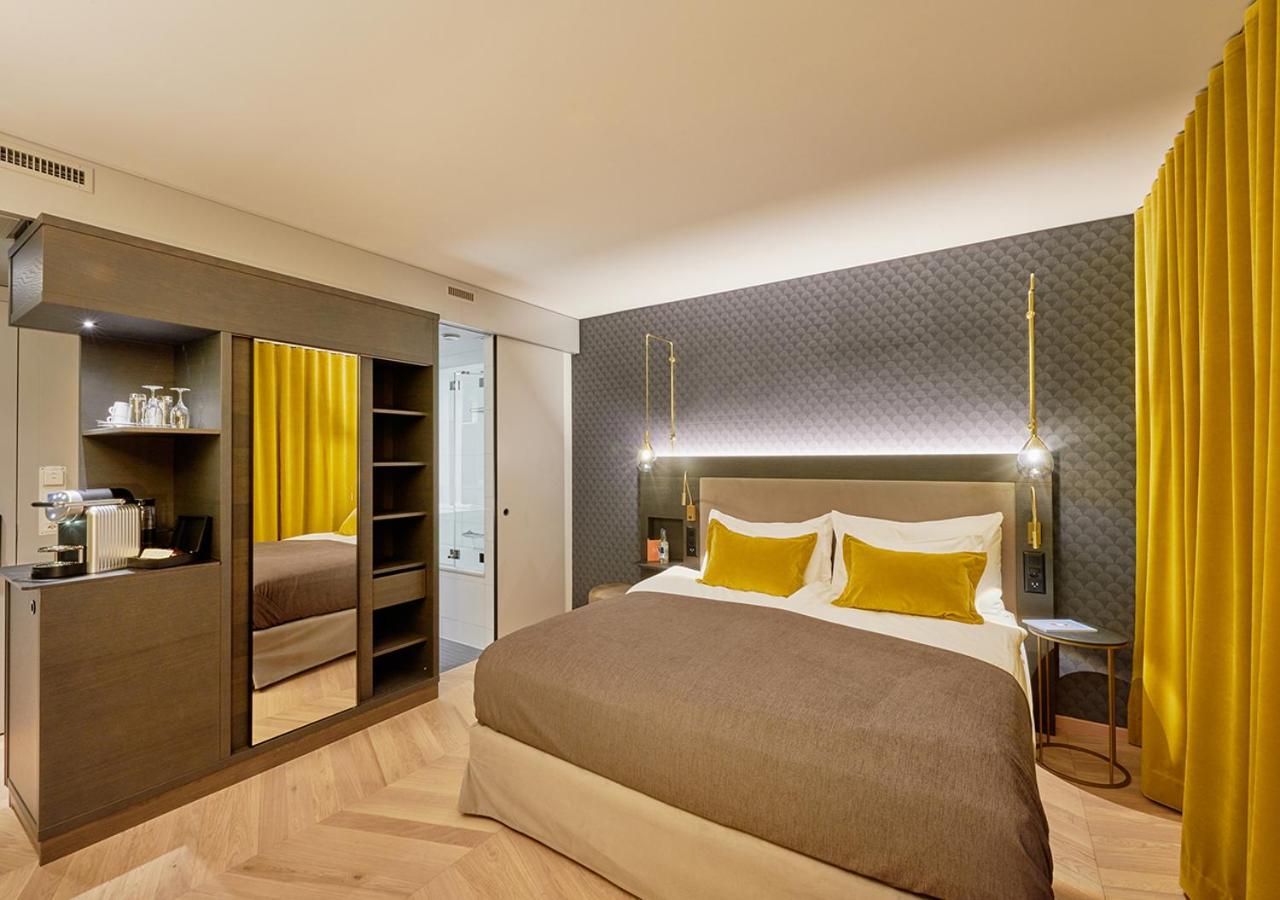 Standard, King Bed, Street Side View