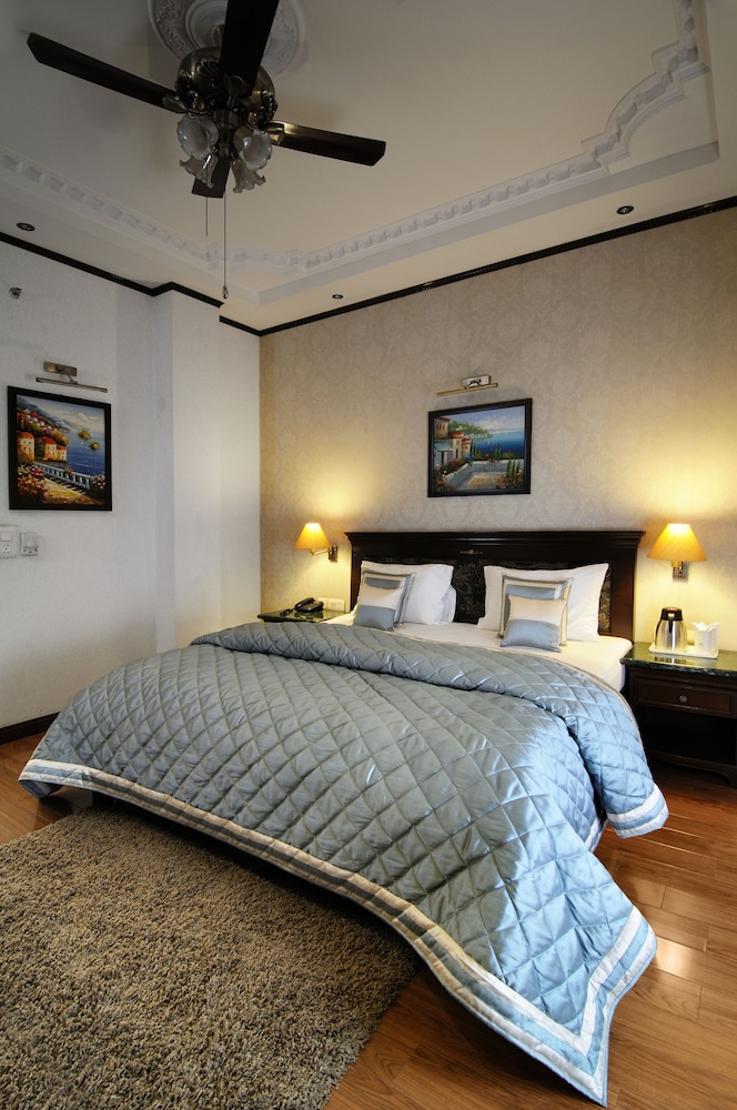 Diplomat Residency 14/46