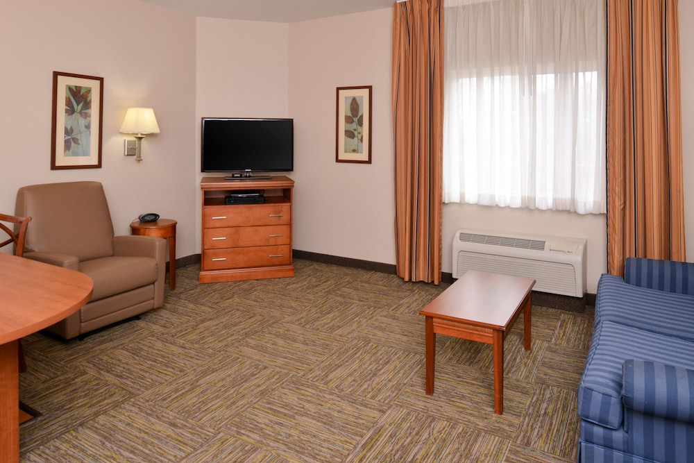 Candlewood Suites Boise Towne Square 32/47