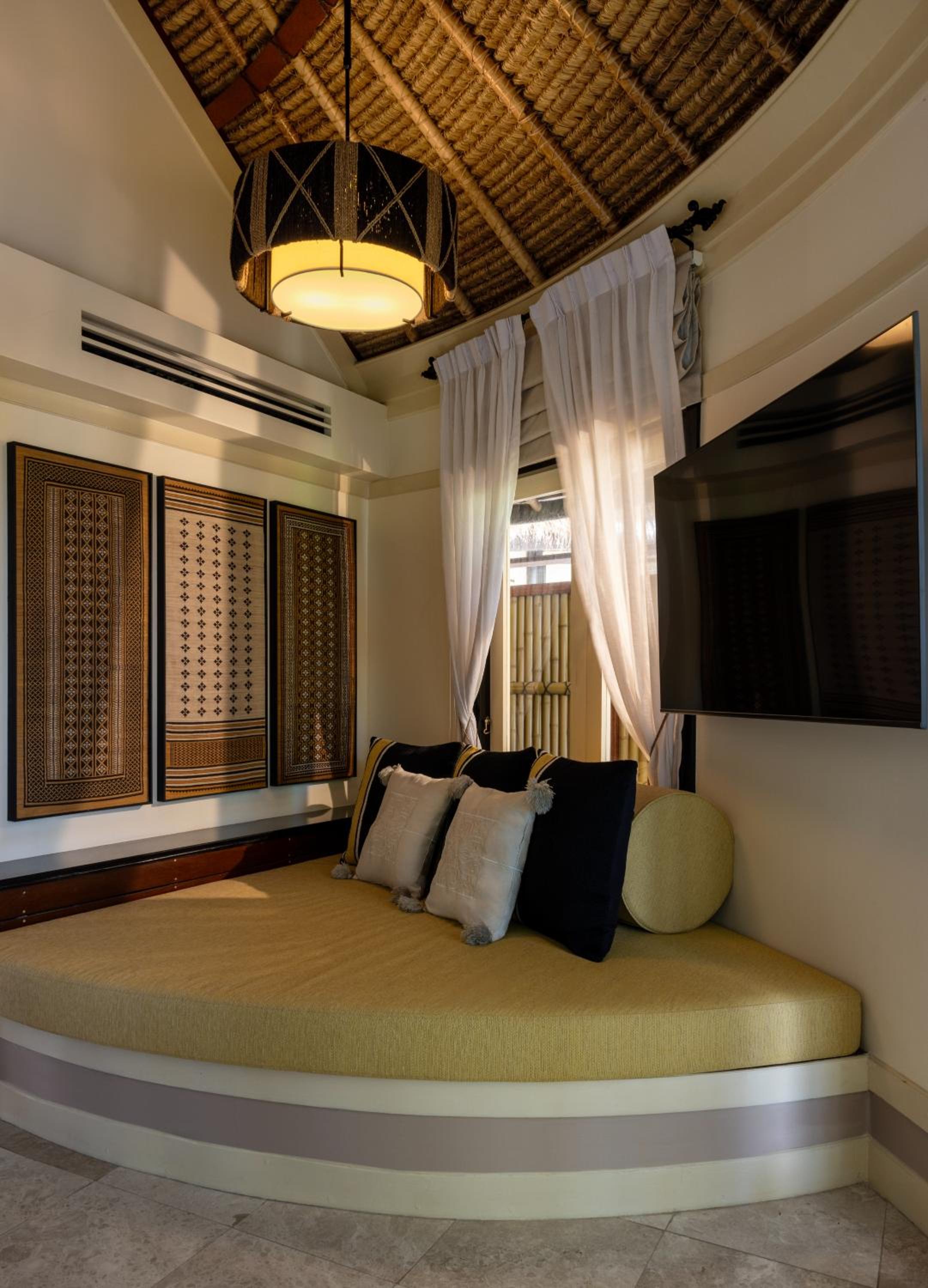 Beachfront Sunset View Pool Villa