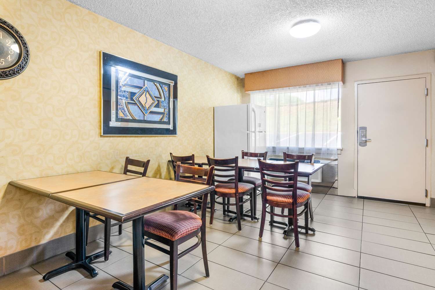 Econo Lodge Lynchburg, VA 26/50