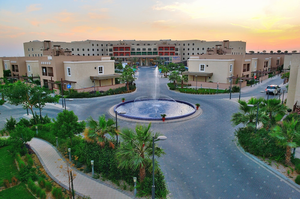 فندق قرية الريم(Al Reem Village Hotel) 47/51