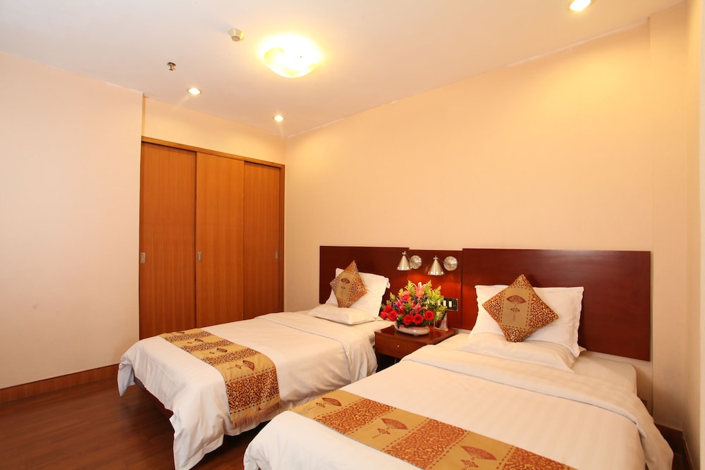 Xinhua Hotel 24/63