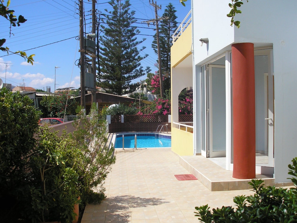 Dimitra Apartment Gouves 8/26