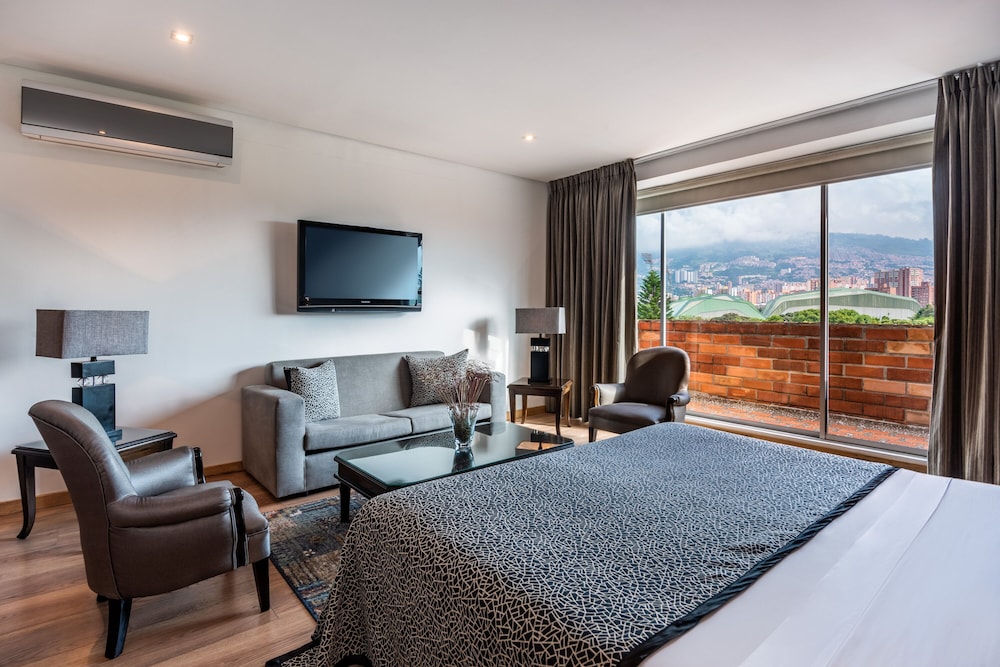 Hotel Egina Medellin 39/49
