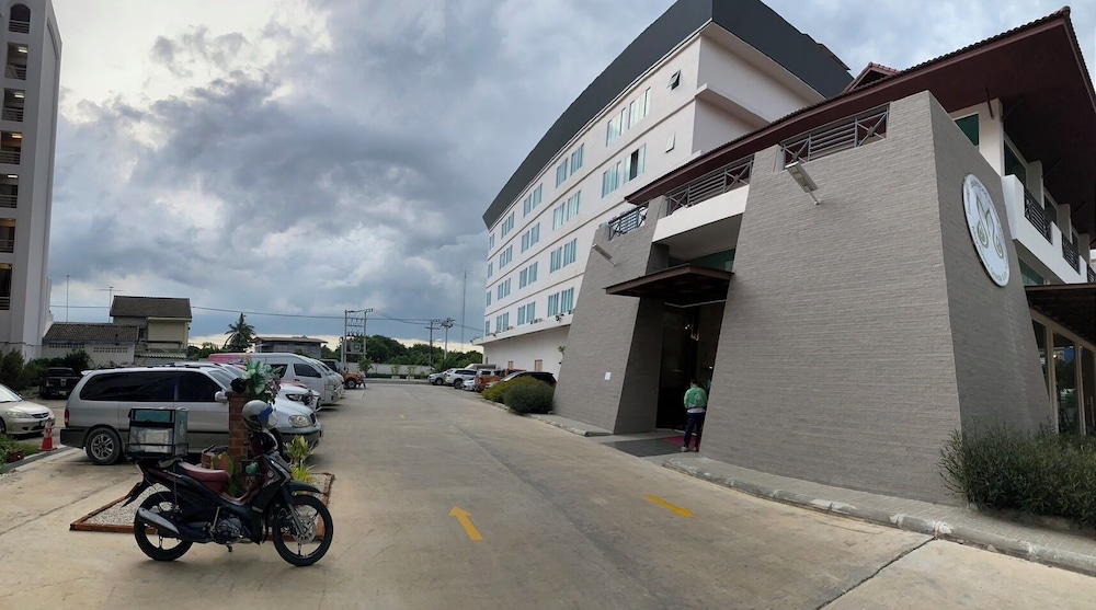 Mayflower Grande Hotel Phitsanulok 37/42