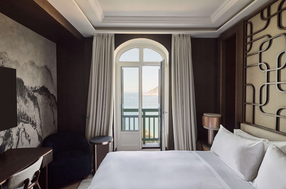 PREMIUM, BALCONY
