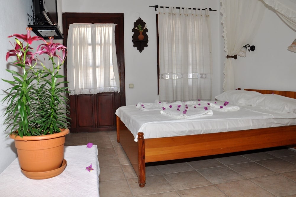 Gloria Tibi Jarra Hotel 9/17