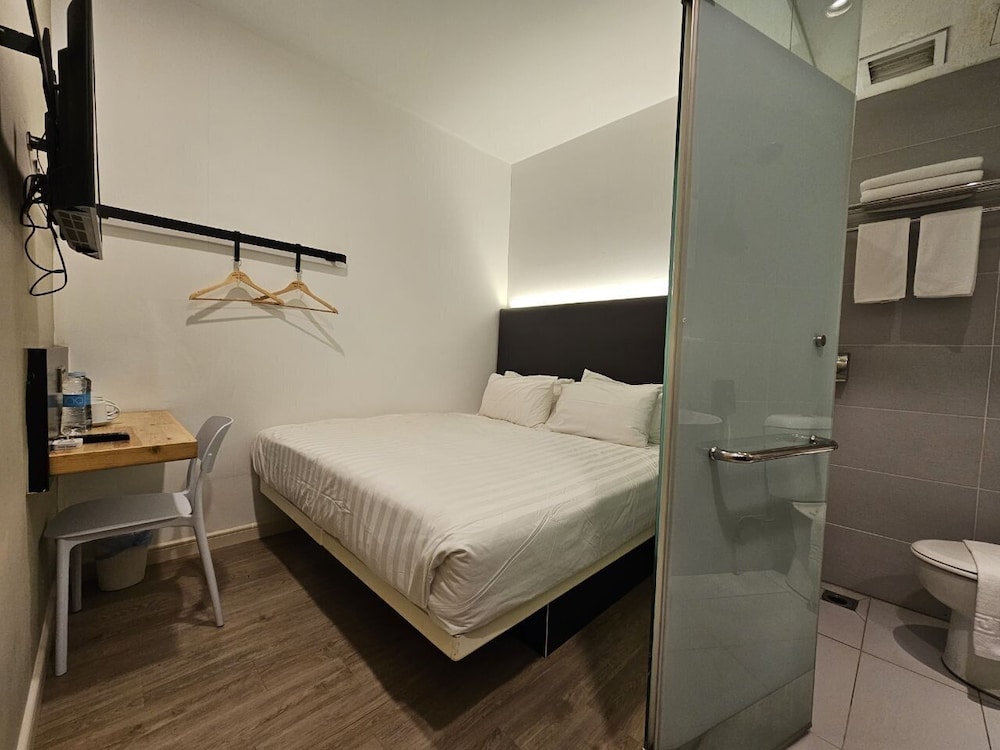 Mode Inn Icon City 10/28