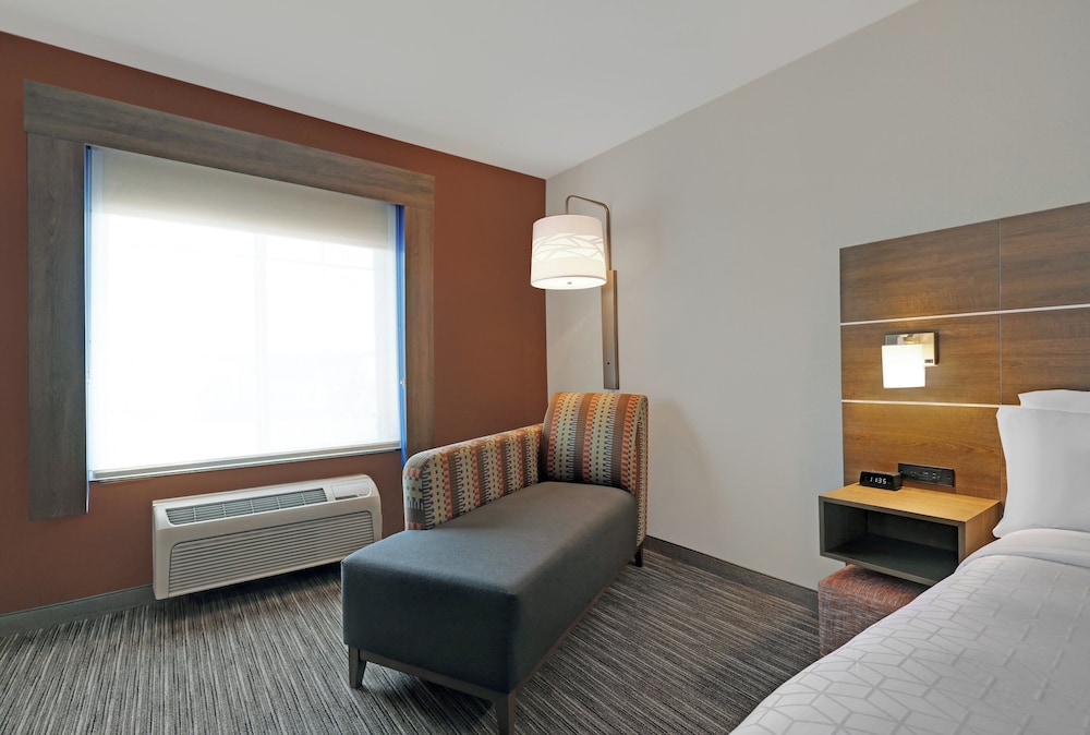Holiday Inn Express Hotel And Suites Newport 27/76