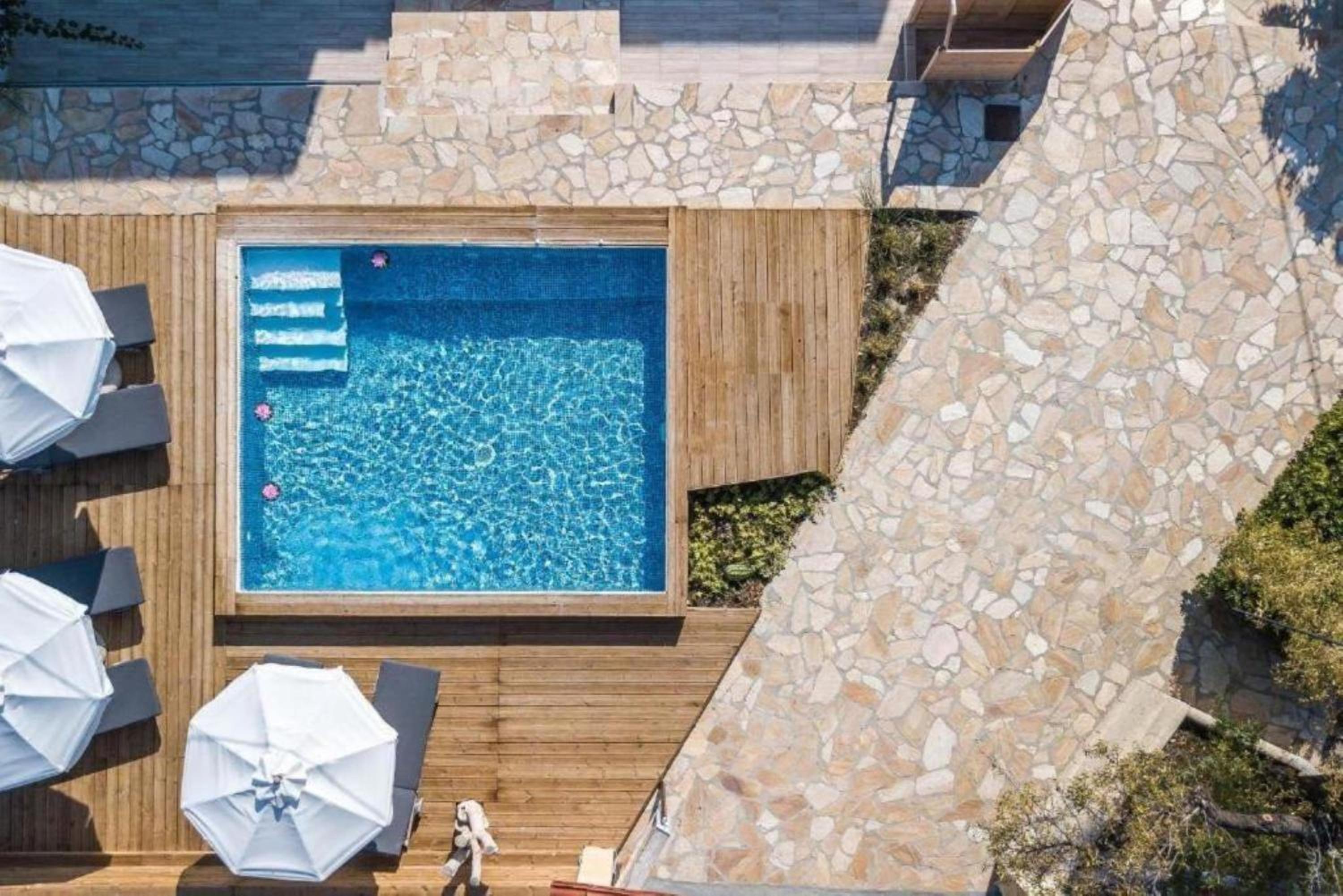 swimming pool spa